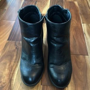 EUC Black Ankle Boots